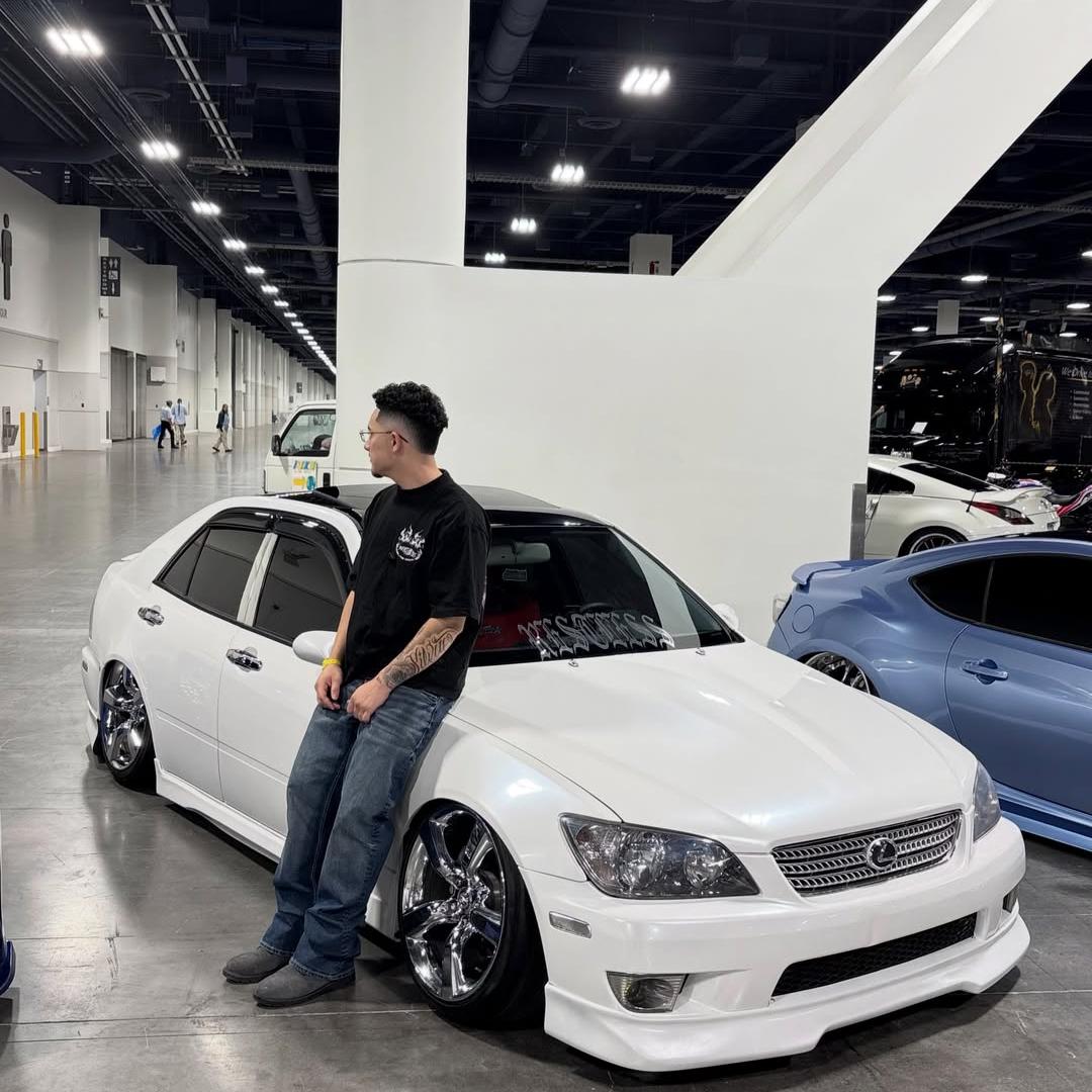 Shell White car vinyl wrap featuring a soft, elegant white shade with polished gloss