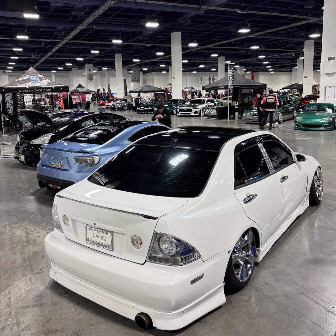 Glossy Shell White Car Vinyl Wrap Audi Tesla PET