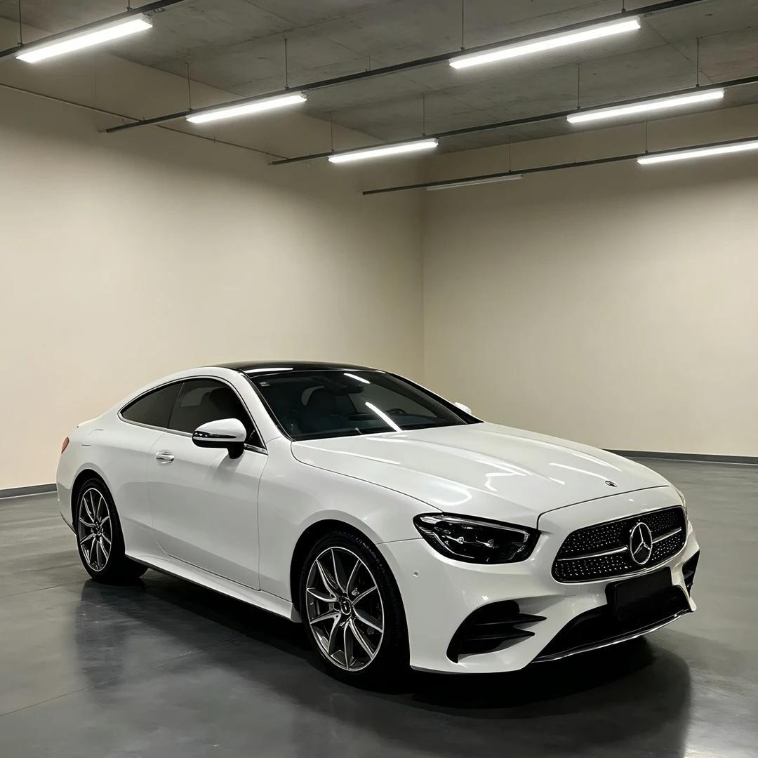 Glossy Shell White Car Vinyl Wrap Audi Tesla PET