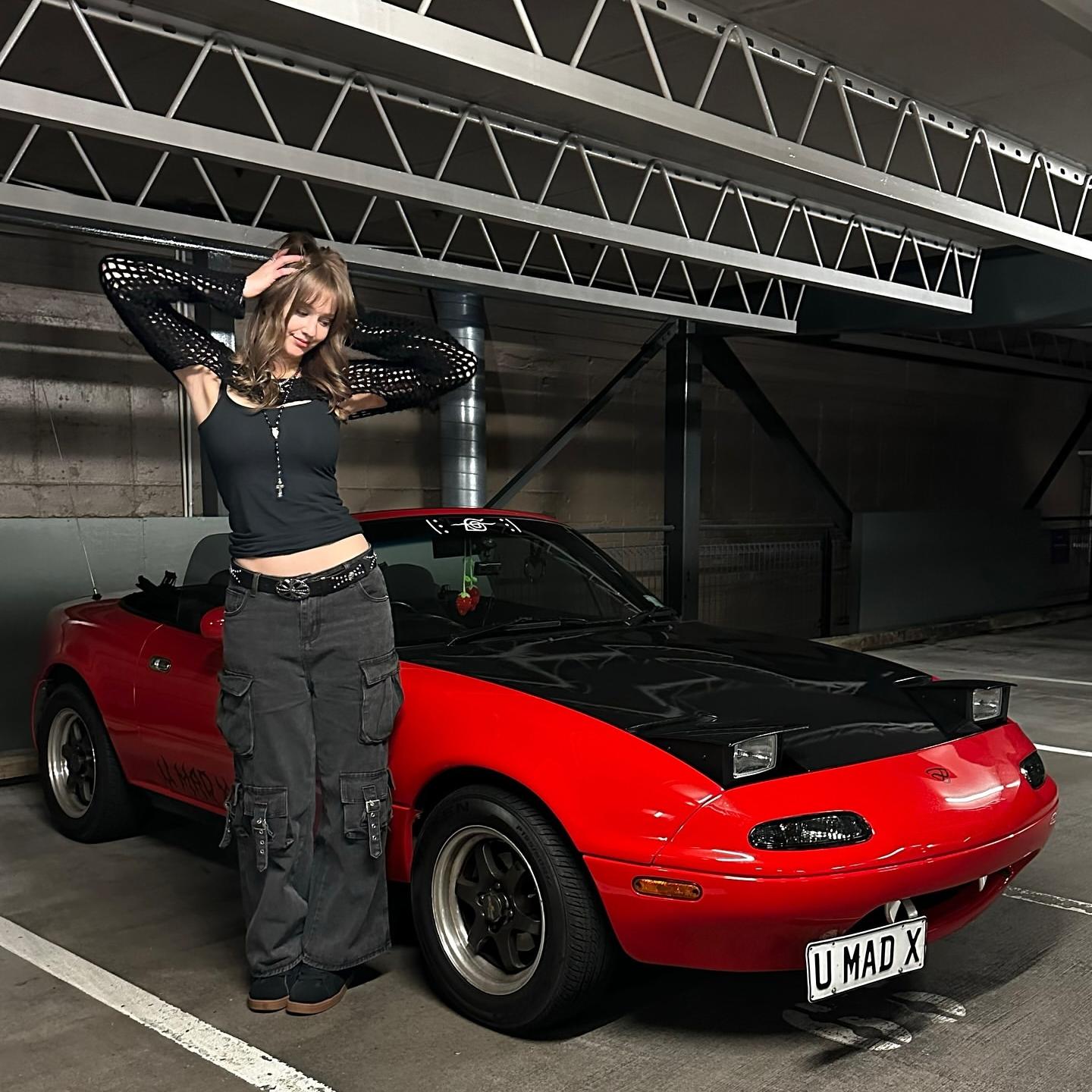 Gloss metallic black diamond car vinyl wrap roll on sale for vehicle color change.