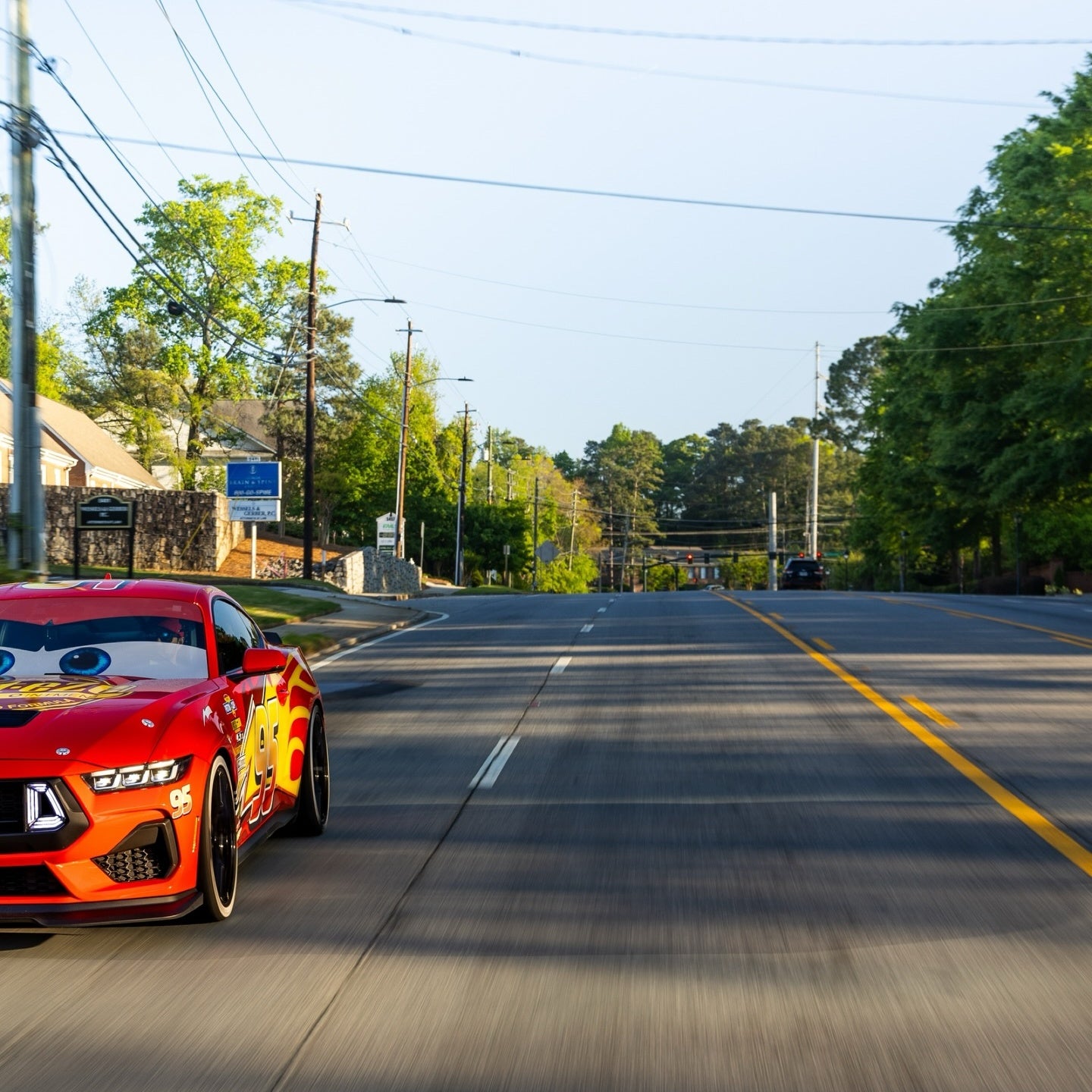 ALUKOVINYL Livery Lightning McQueen Custom Vinyl Wrap