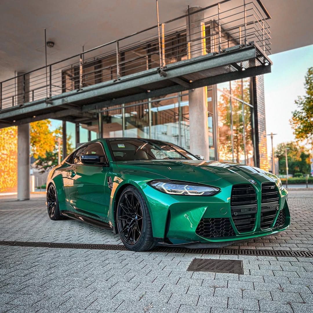 Gloss Metallic Isle Of Man Green Car Vinyl Wrap